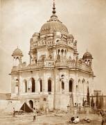 The Tower of the wife of Sadaat Ally in the Kaiser Bragh Palace, Lucknow (Felice Beato) - Muzeo.com