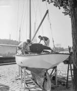 Preparation for the Nautic Boat Show, France, September 29, 1949 (Rue des Archives) - Muzeo.com